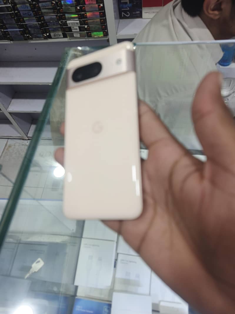 Google Pixel 8 6