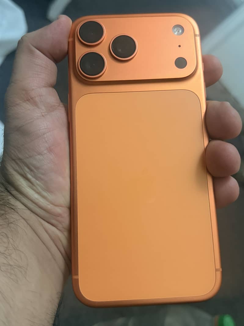 Apple iPhone 17 Pro Max 1