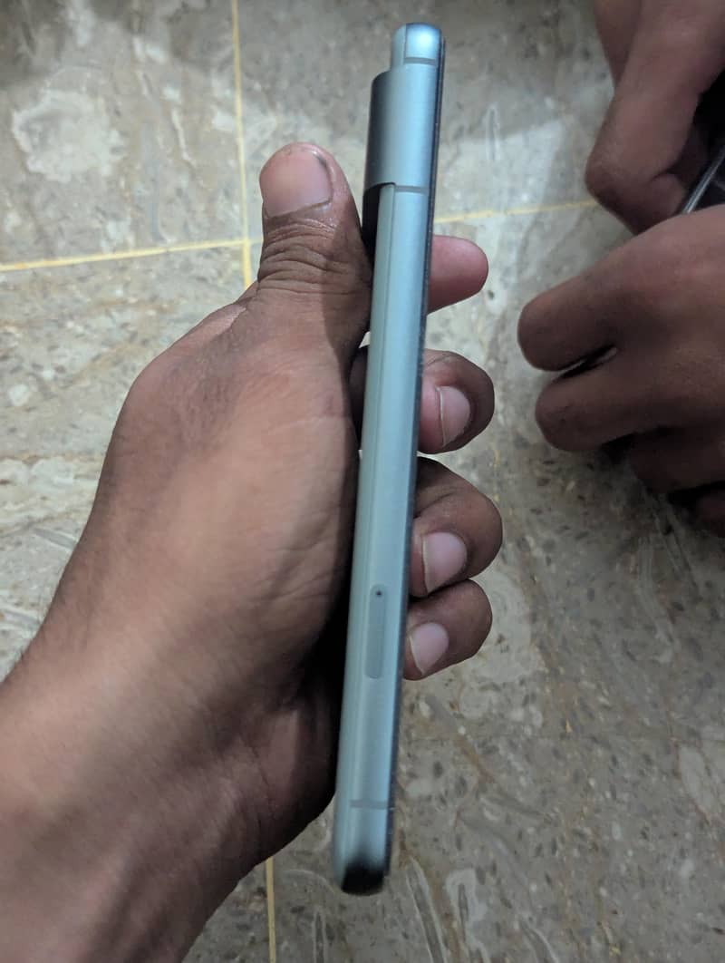 Google Pixel 8 2