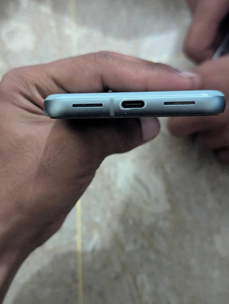 Google Pixel 8 3