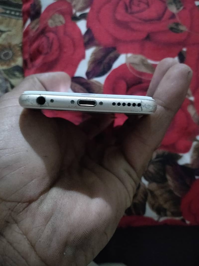 Apple iPhone 6S 1