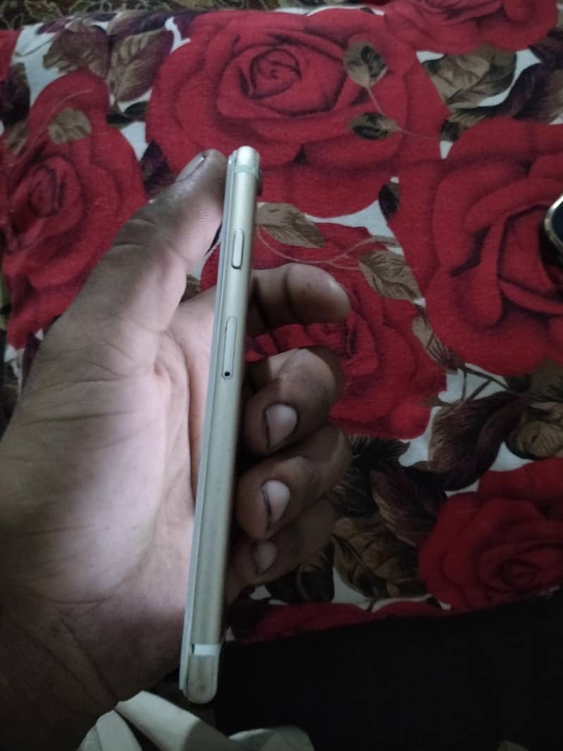 Apple iPhone 6S 2
