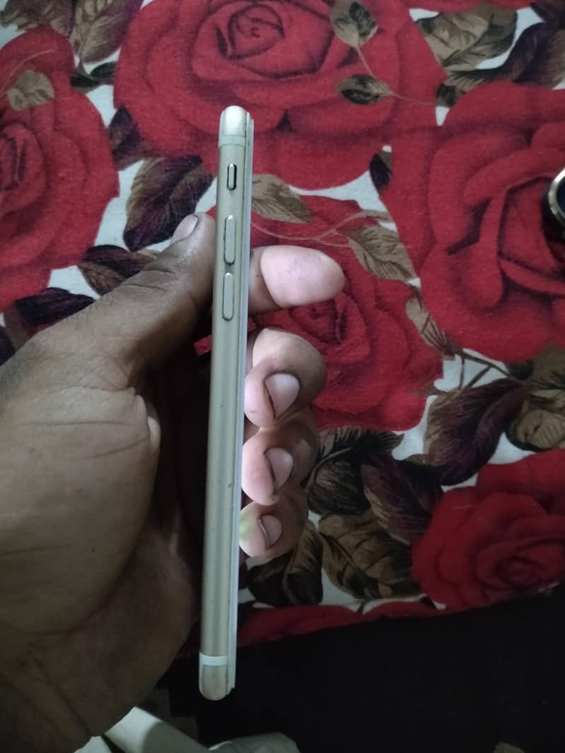 Apple iPhone 6S 4
