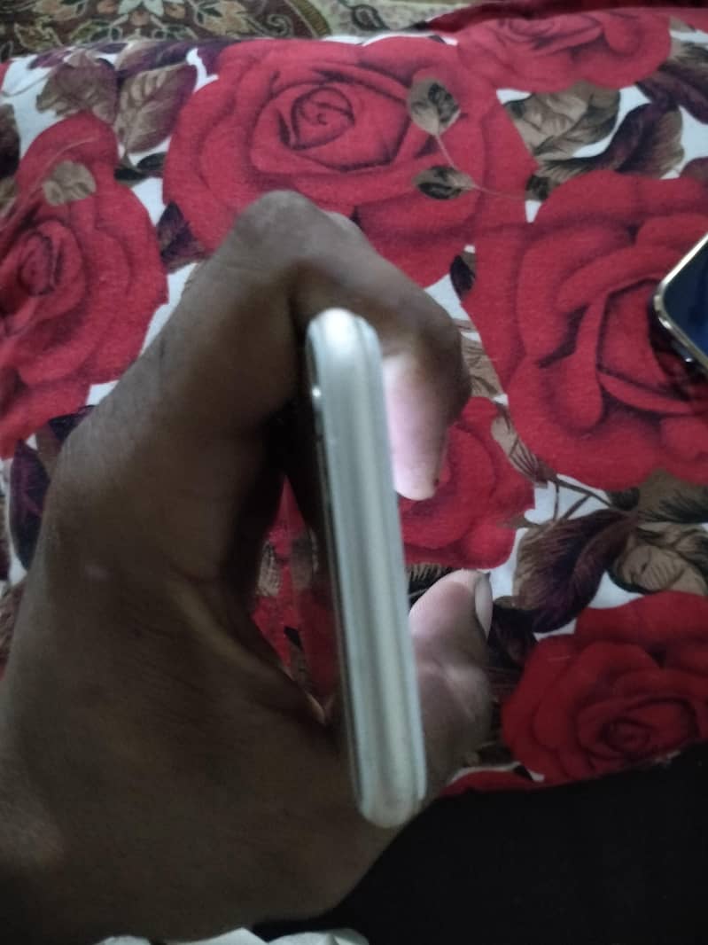 Apple iPhone 6S 5