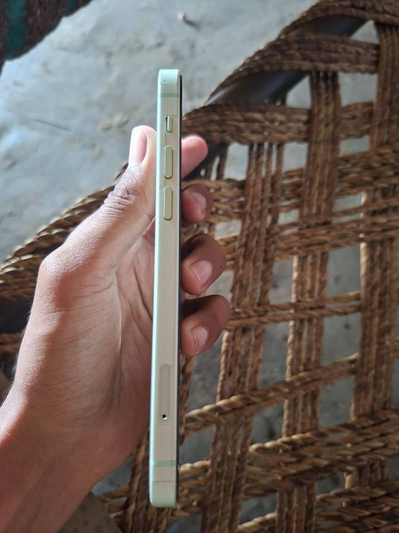 Apple iPhone 12 3