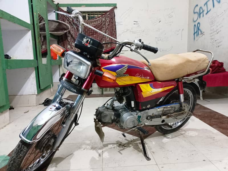 Honda CD70 4
