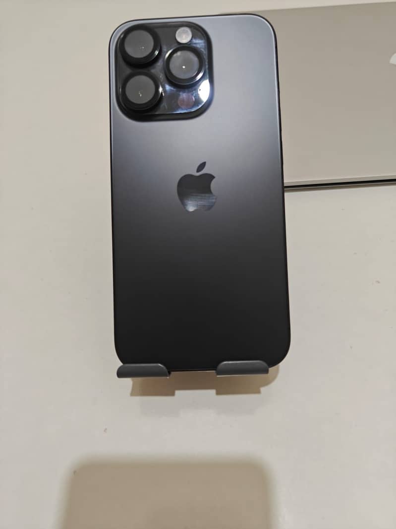 iPhone 15 Pro Sim active 2