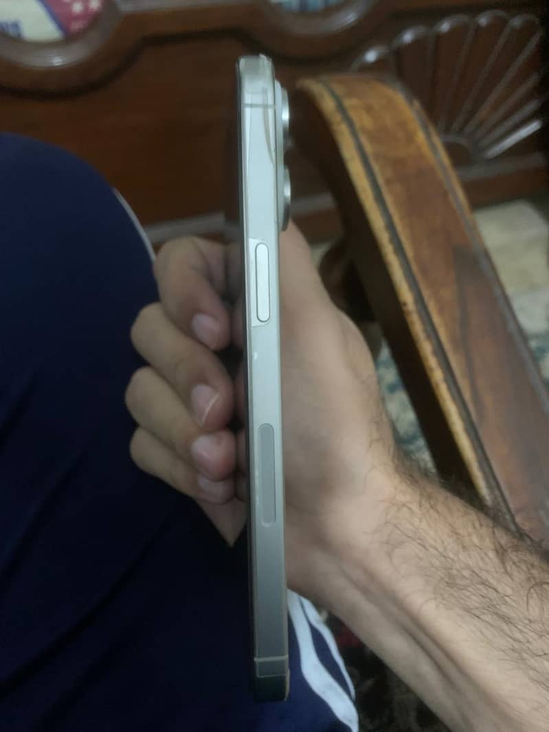 Apple iPhone 15 Pro Max 3