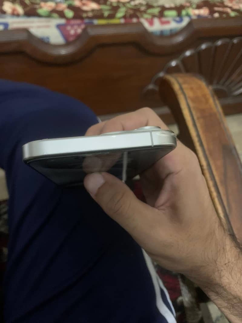 Apple iPhone 15 Pro Max 5