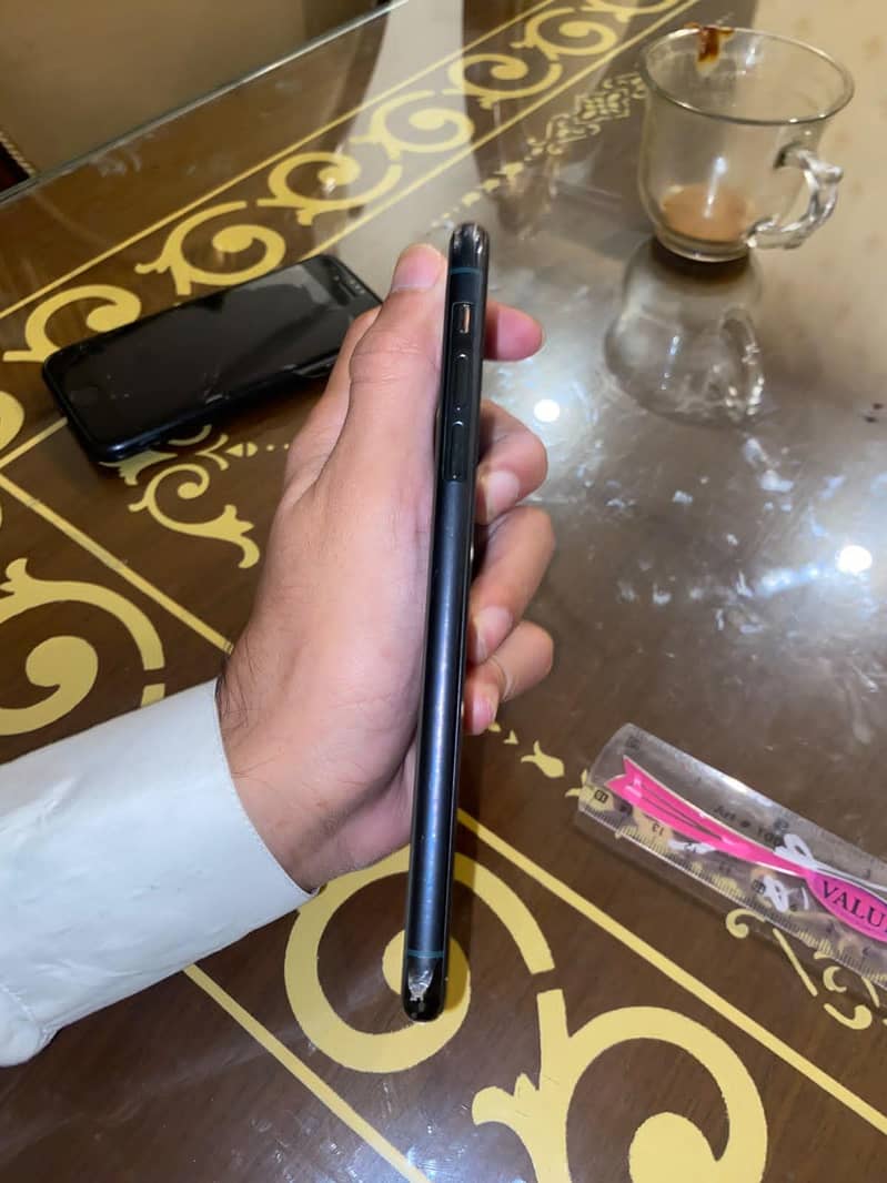 Apple iPhone 11 Pro Max 1