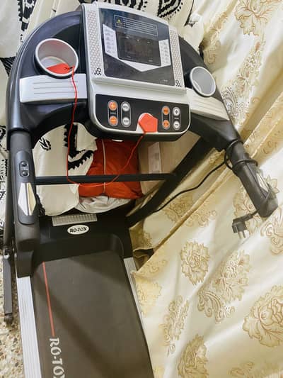 Motorized Treadmill 3.0 HP Rotox-10 (Excellent Condition) for Sale