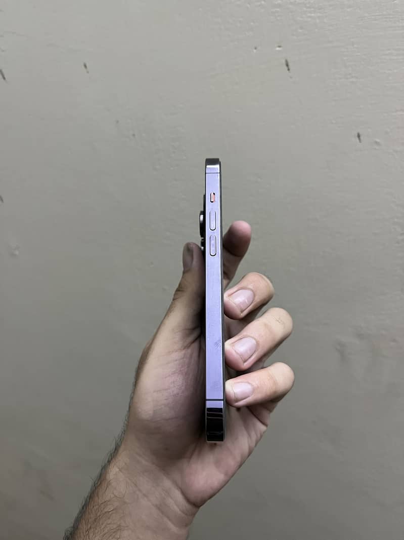 Apple iPhone 14 Pro 1