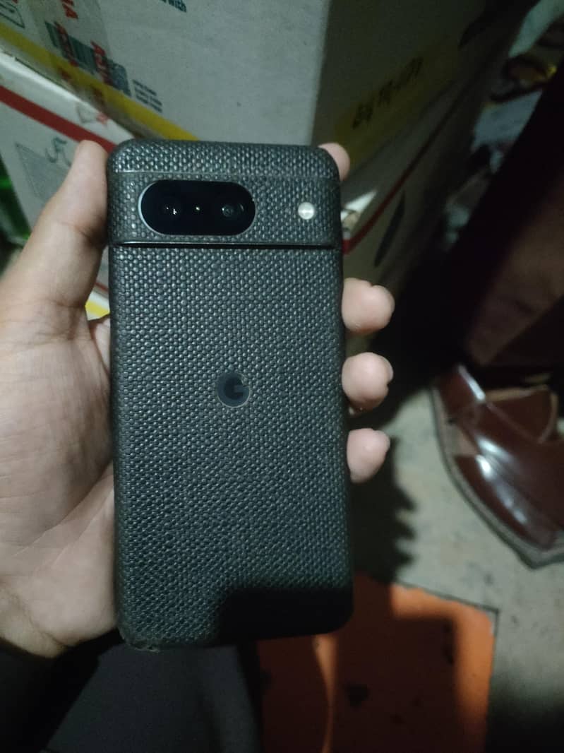 Google Pixel 8 4
