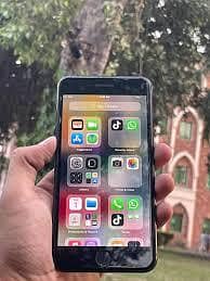 Apple iPhone 7