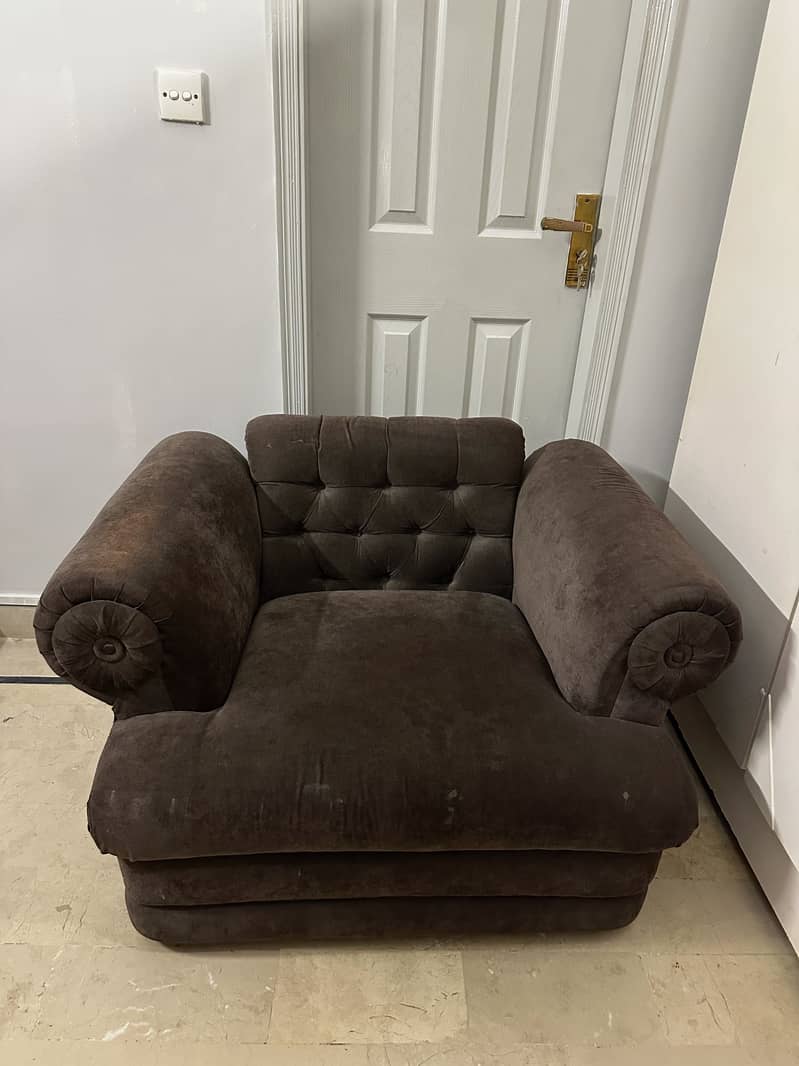 Luxury Dark Brown Velvet / Tufted Sofa Set (3+1+1) – Like New 0