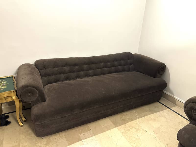 Luxury Dark Brown Velvet / Tufted Sofa Set (3+1+1) – Like New 2