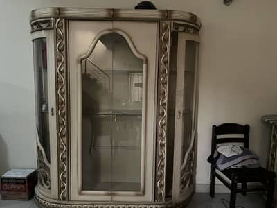 Divider for crockery