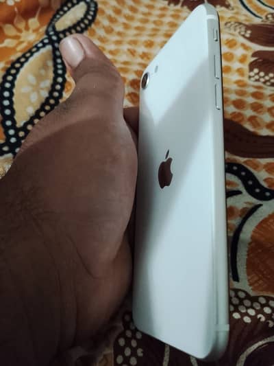 Apple iPhone SE