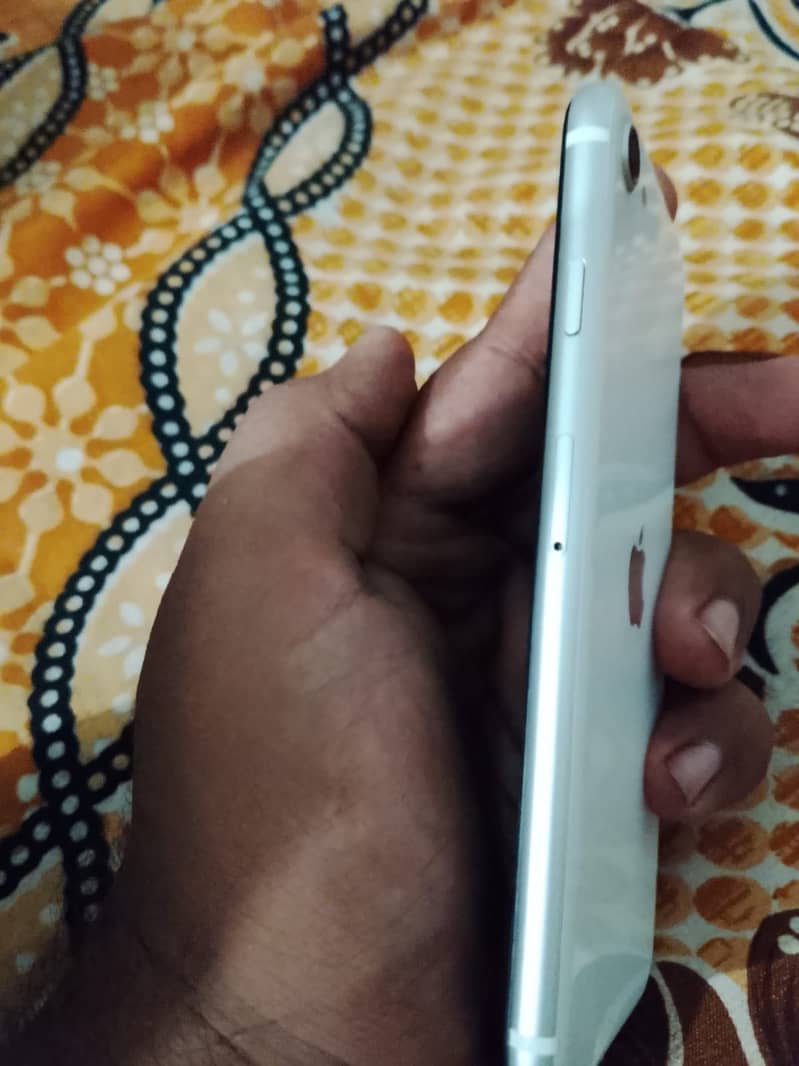Apple iPhone SE 4