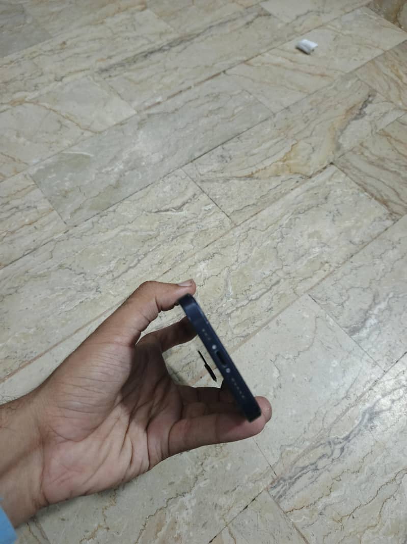 Apple iPhone 12 2