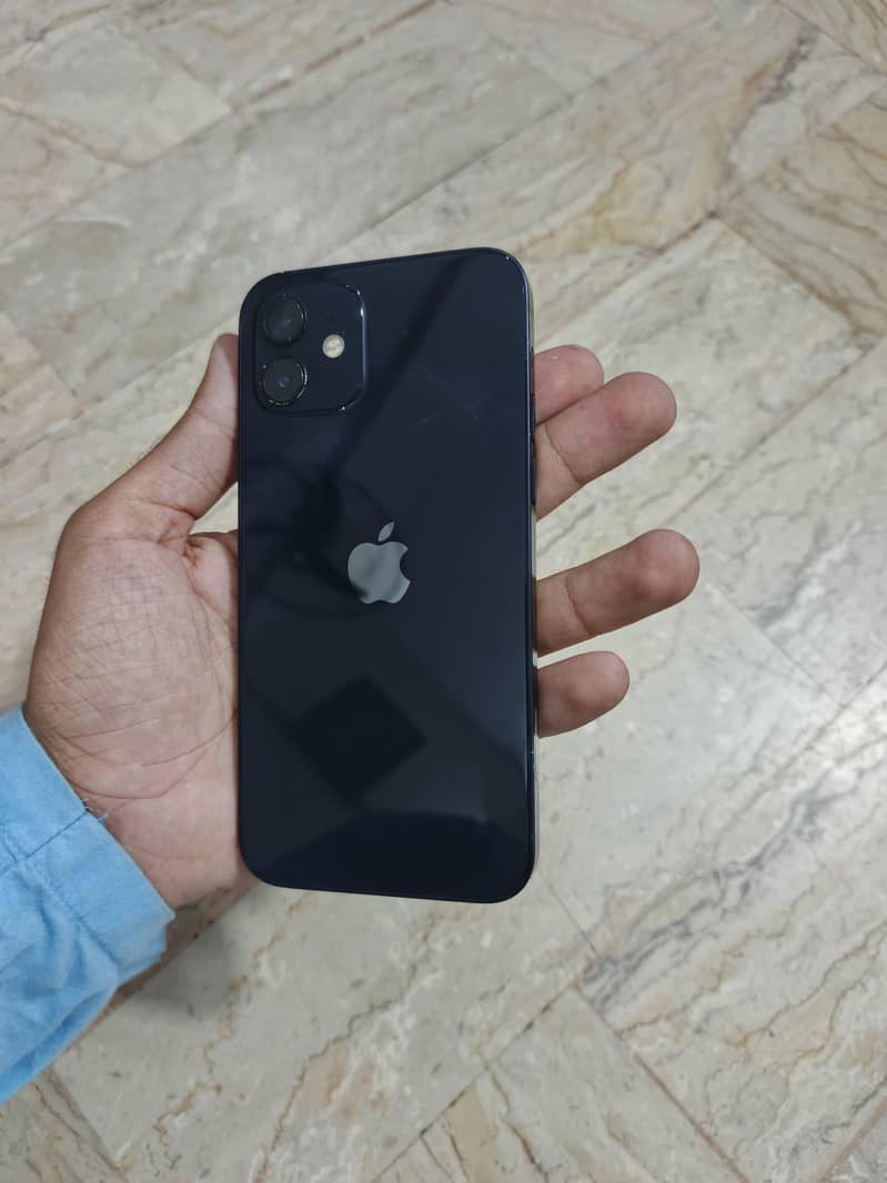Apple iPhone 12 6