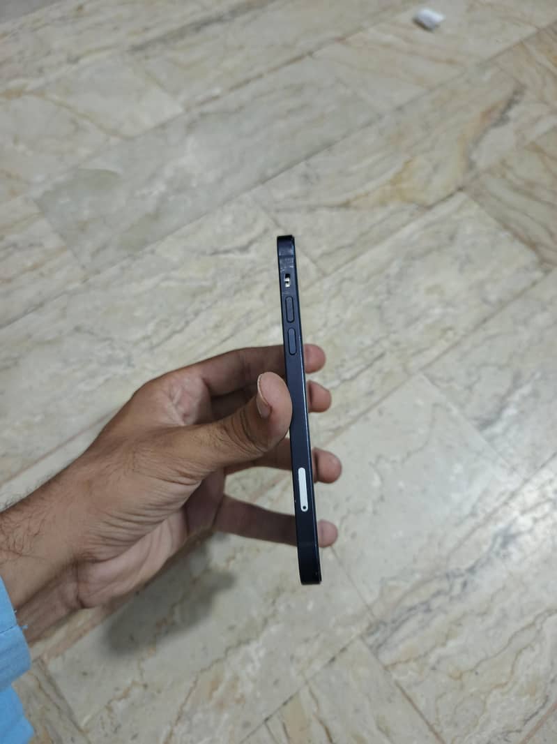 Apple iPhone 12 9