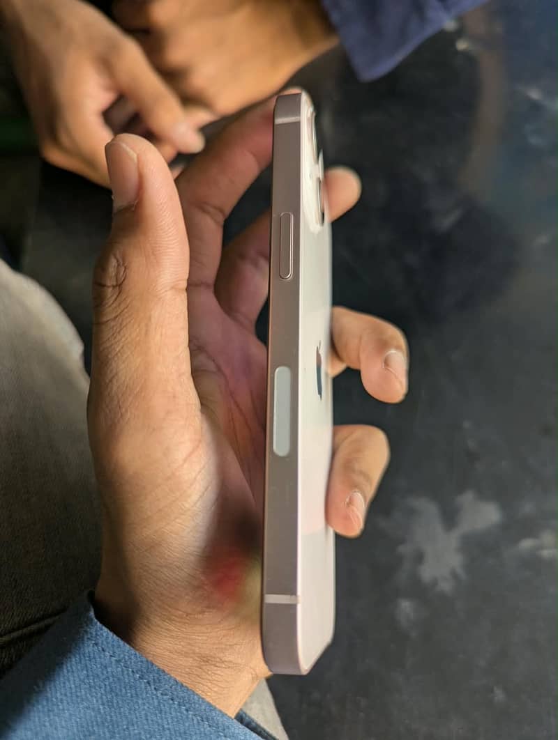 Apple iPhone 13jv 3