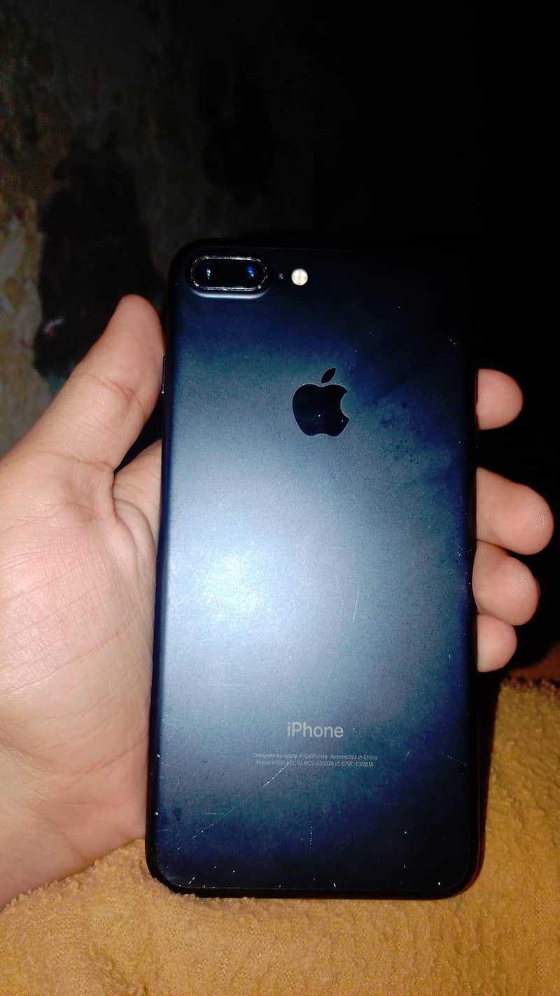 Apple iPhone 7 Plus 0