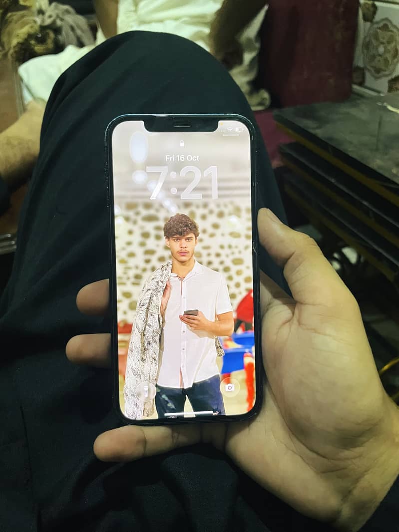 Apple iPhone 12 1