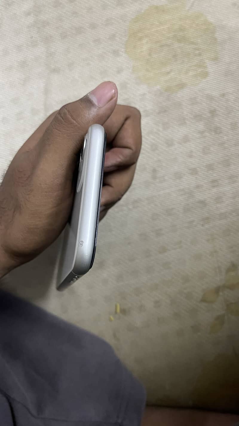 Apple iPhone 11 5