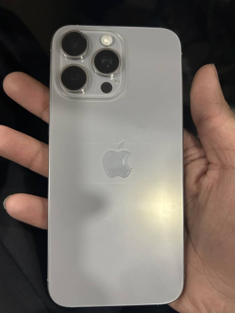 Apple iPhone 15 Pro Max 1