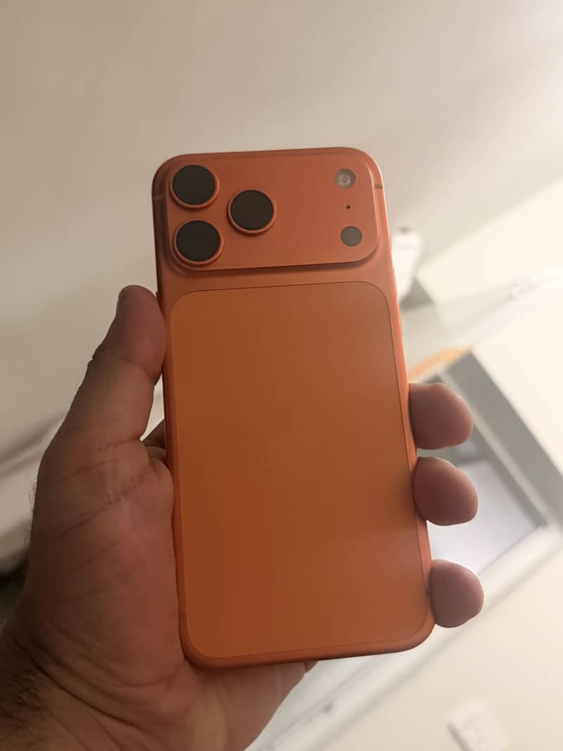 Apple iPhone 17 Pro Max 1