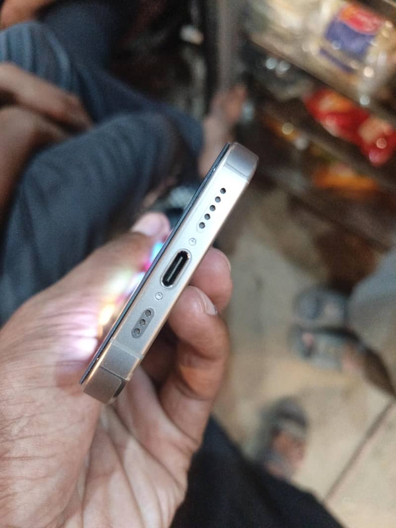 Apple iPhone 15 Pro 5