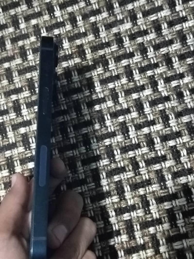 Apple iPhone 14 2