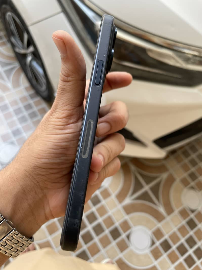 Apple iPhone 15 Pro max 2