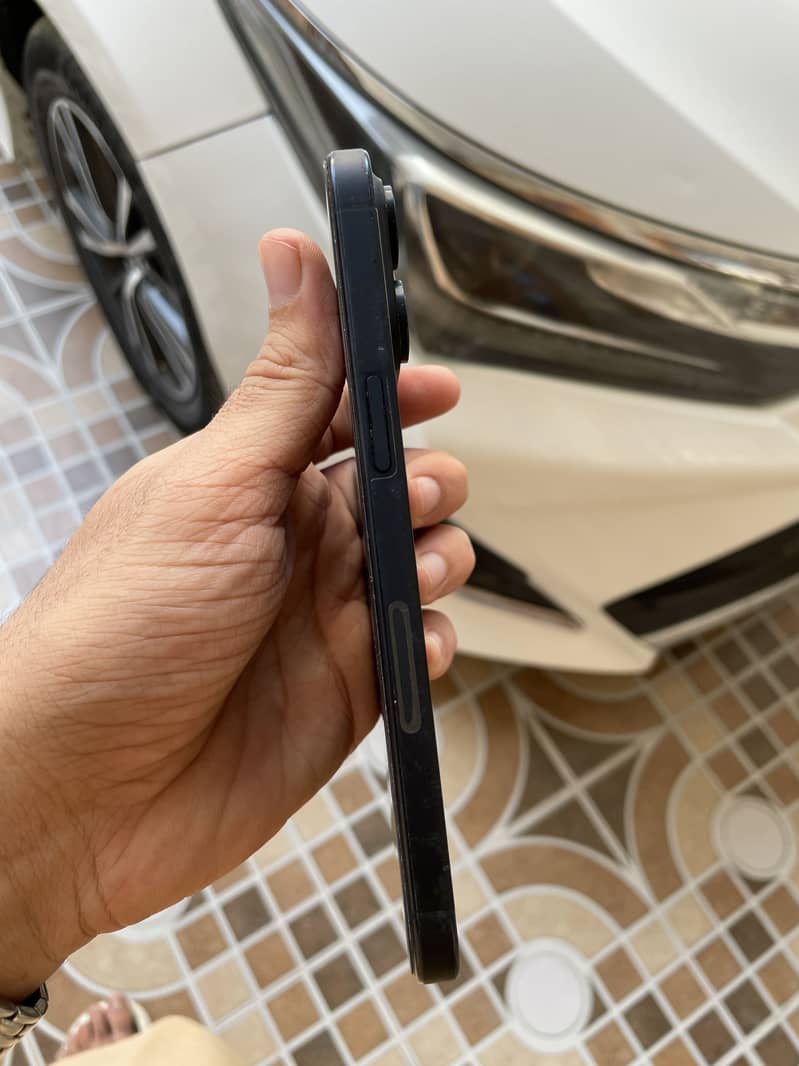 Apple iPhone 15 Pro max 4