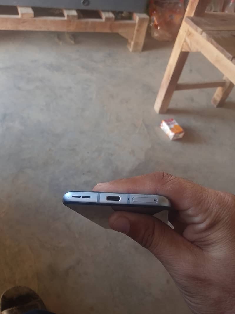 One Plus 9R 5