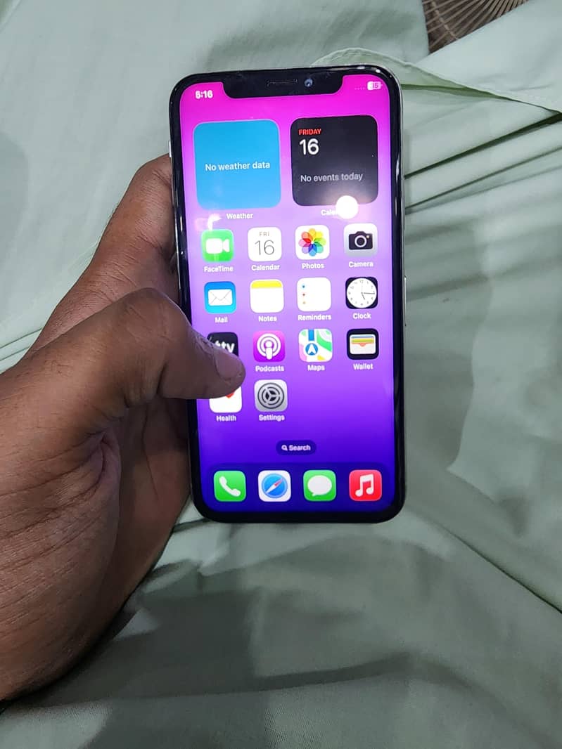 Apple iPhone X 3