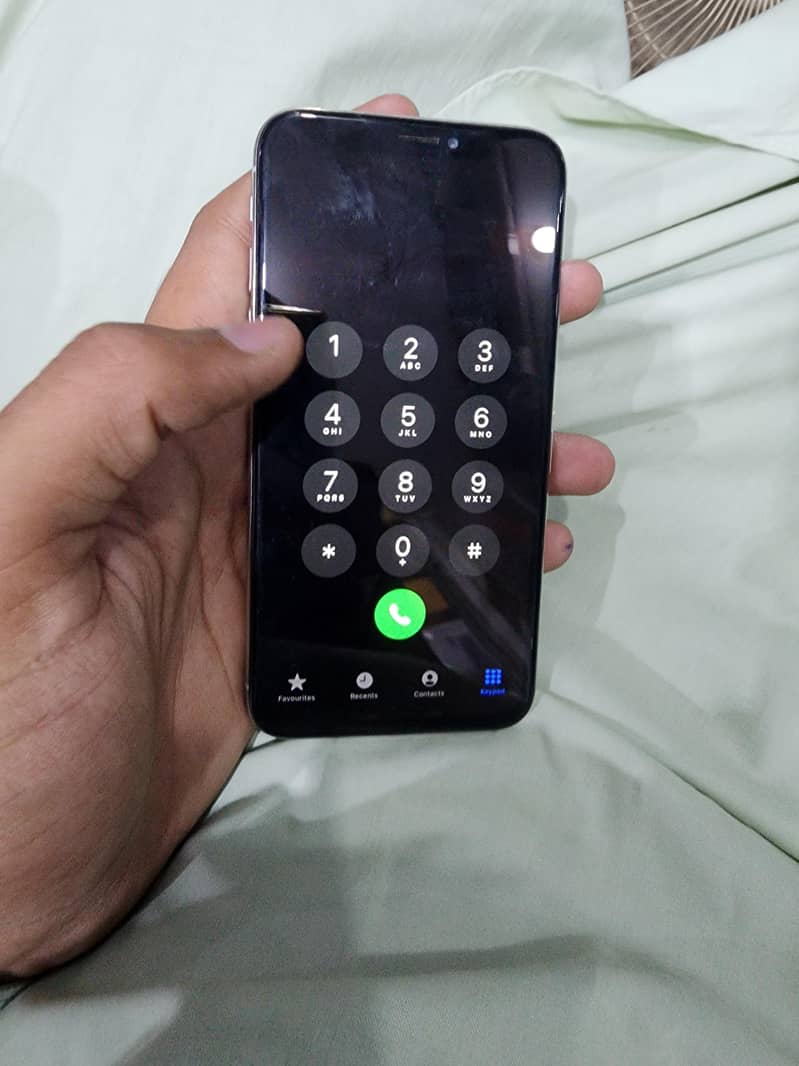 Apple iPhone X 4