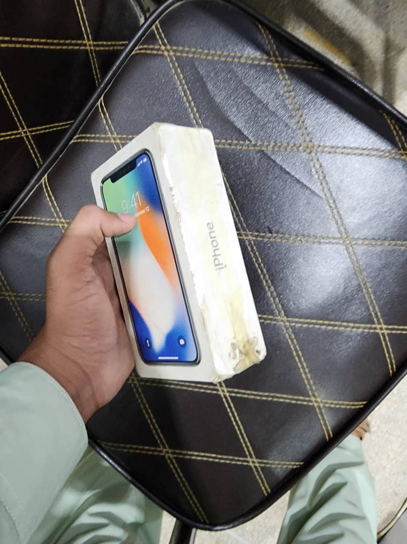 Apple iPhone X 5