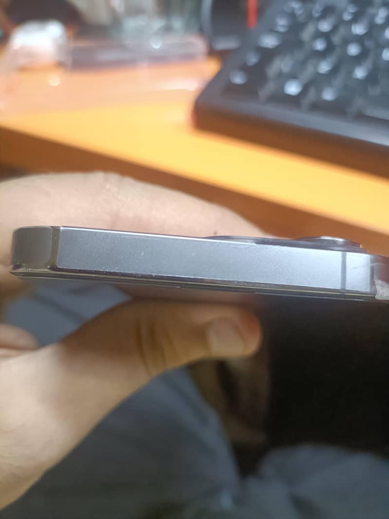Apple iPhone 13 Pro 1
