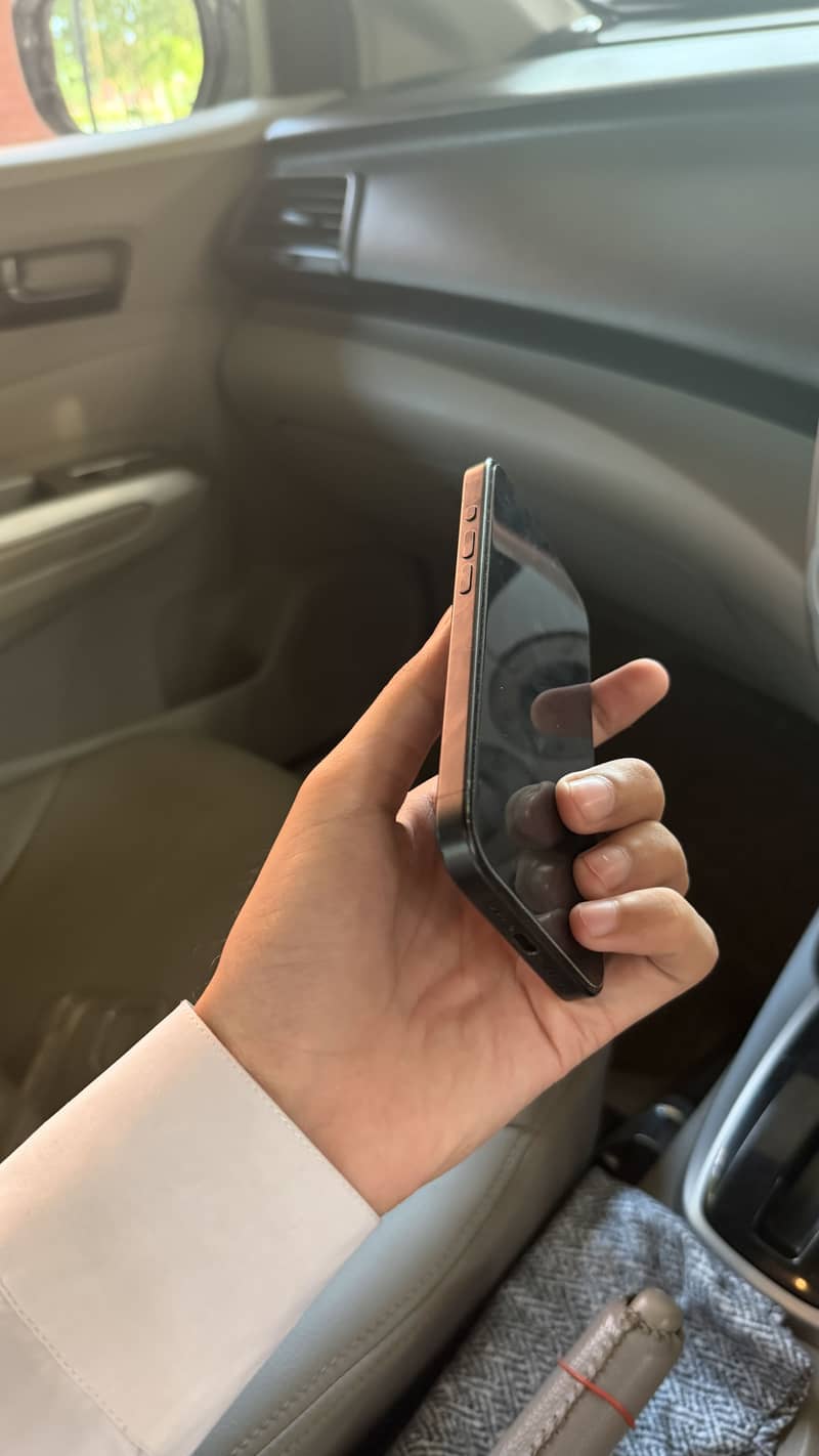 Apple iPhone 15 Pro 1