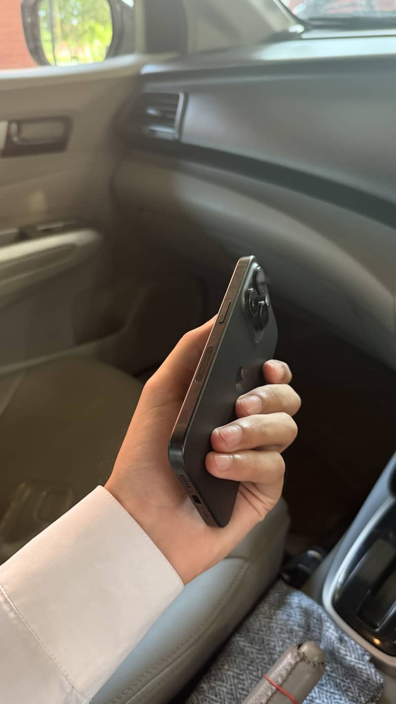 Apple iPhone 15 Pro 8