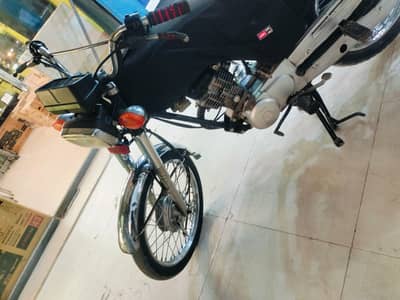 UNIQUE UD 125 2021 MINT CONDITION ON MY NAME 1ST OWNER BTR thn HONDA