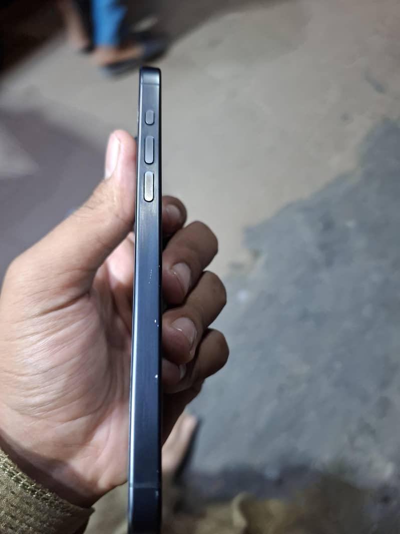 Apple iPhone 15 Pro Max 3