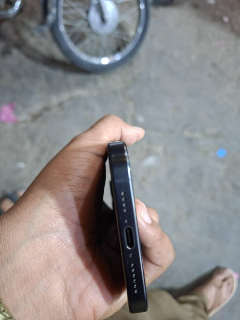 Apple iPhone 15 Pro Max 5