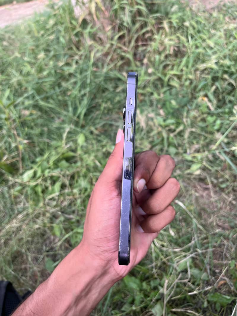 Apple iPhone 14 Pro Max 1