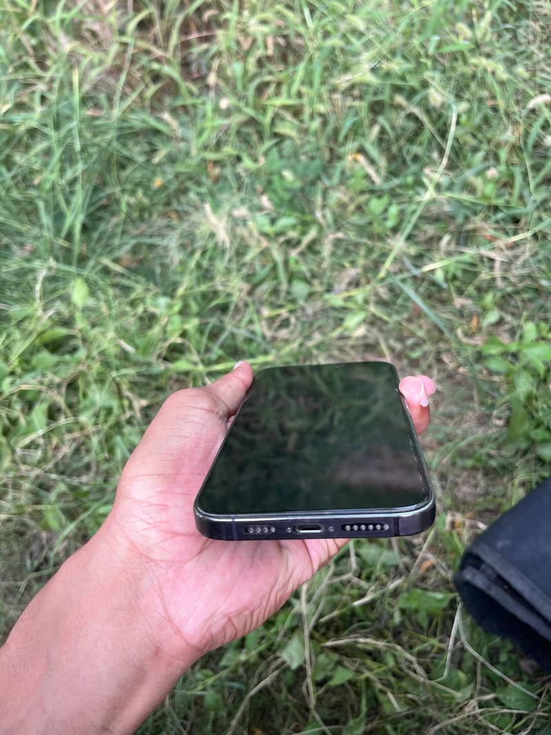 Apple iPhone 14 Pro Max 4
