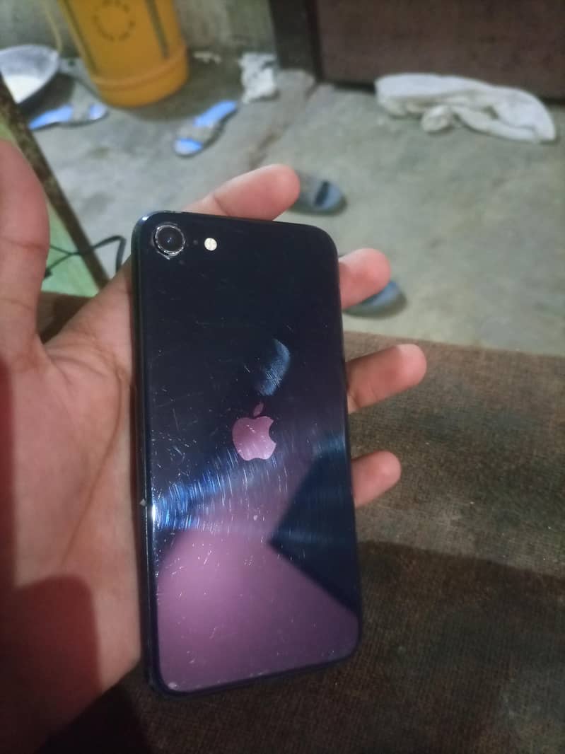 Apple iPhone SE 3