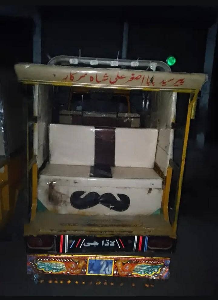 زبردست پیلا رکشہ برائے فروخت  | مناسب قیمت | فوری رابطہ کریں 4